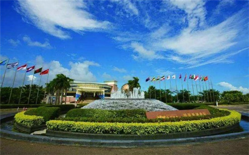 一代椒雄三国冒菜